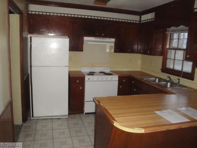 1038 Scaleybark Road Rockingham, NC 28379 - Photo 2 of 4 Kitchen.