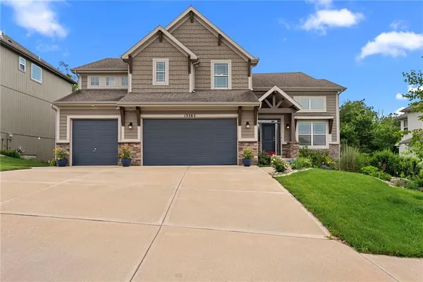 $629,000 | 13365 Northwest 72nd Street, Parkville, MO 64152