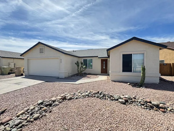 $2,200 | 8565 West Tuckey Lane, Glendale, AZ 85305