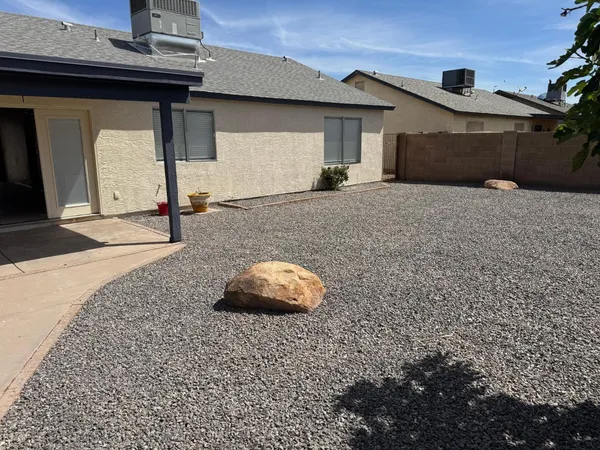 $2,200 | 8565 West Tuckey Lane, Glendale, AZ 85305