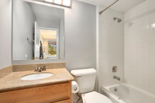 126 West Golf Road, Unit B Libertyville, IL 60048 - Photo 12 of 16