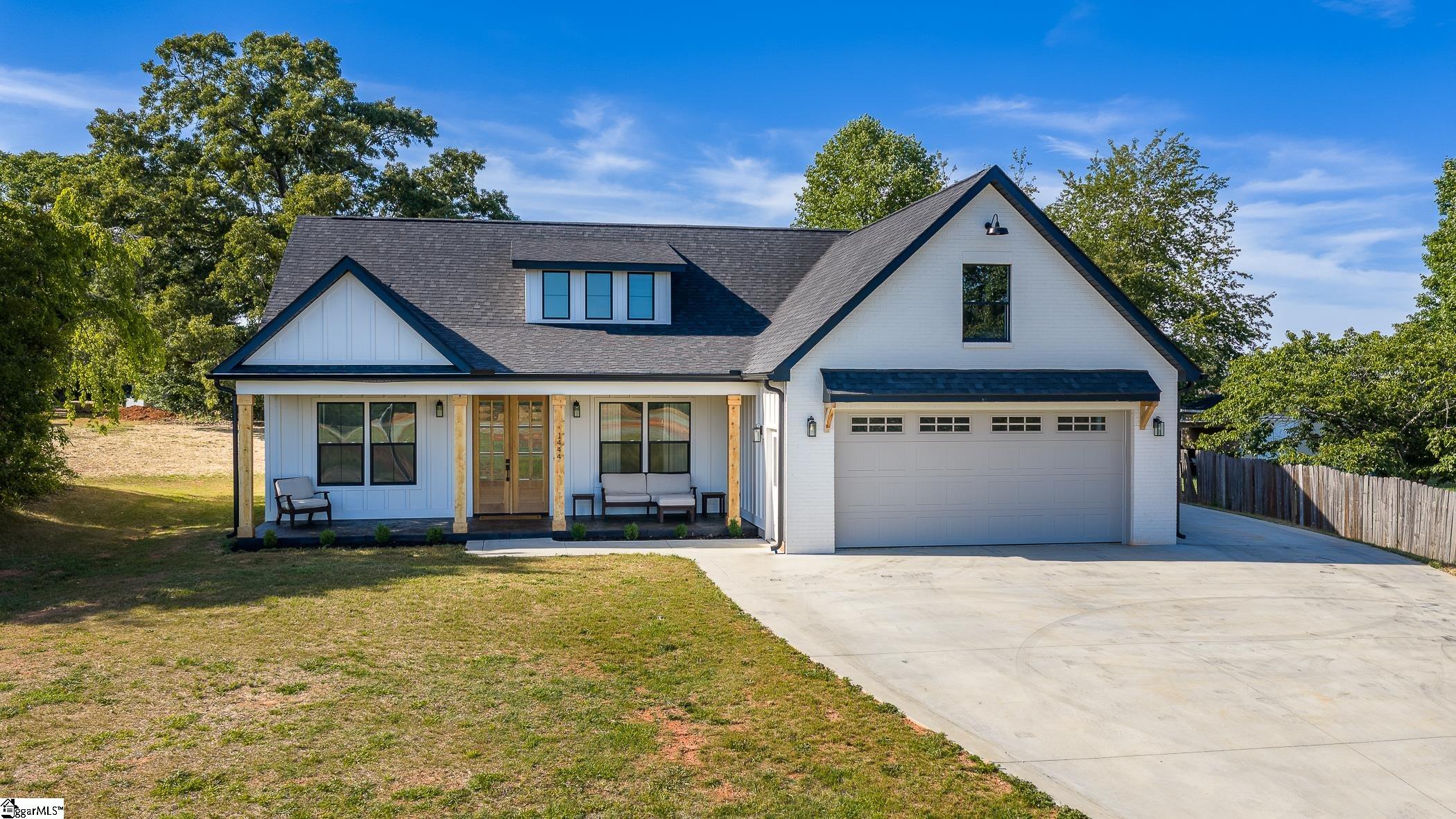 1444 Roddy Road Campobello, SC 29322 - Photo 5 of 27