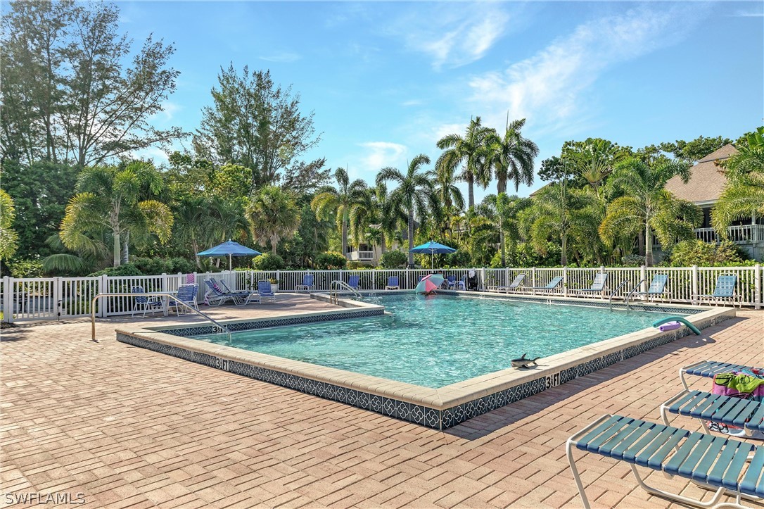 10 Sunset Captiva Lane Captiva, FL 33924 - Photo 29 of 33 a view of a backyard