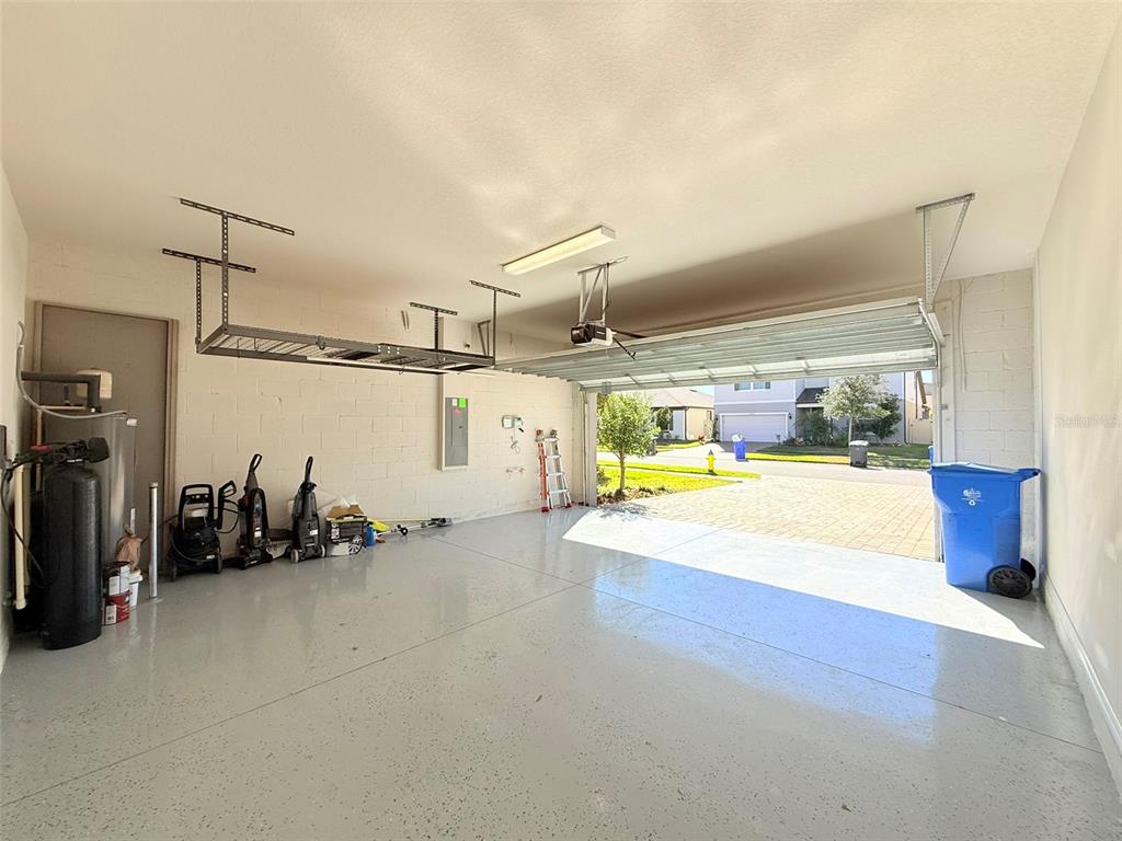 10844 Rolling Moss Road Tampa, FL 33647 - Photo 4 of 65