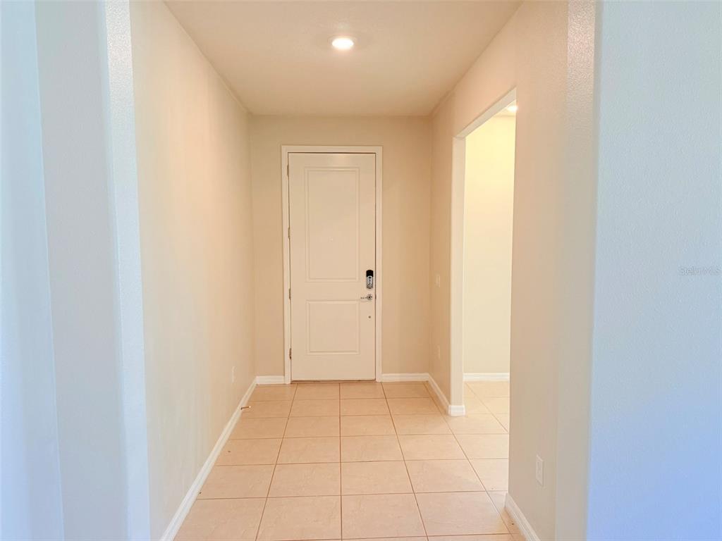 10844 Rolling Moss Road Tampa, FL 33647 - Photo 6 of 65