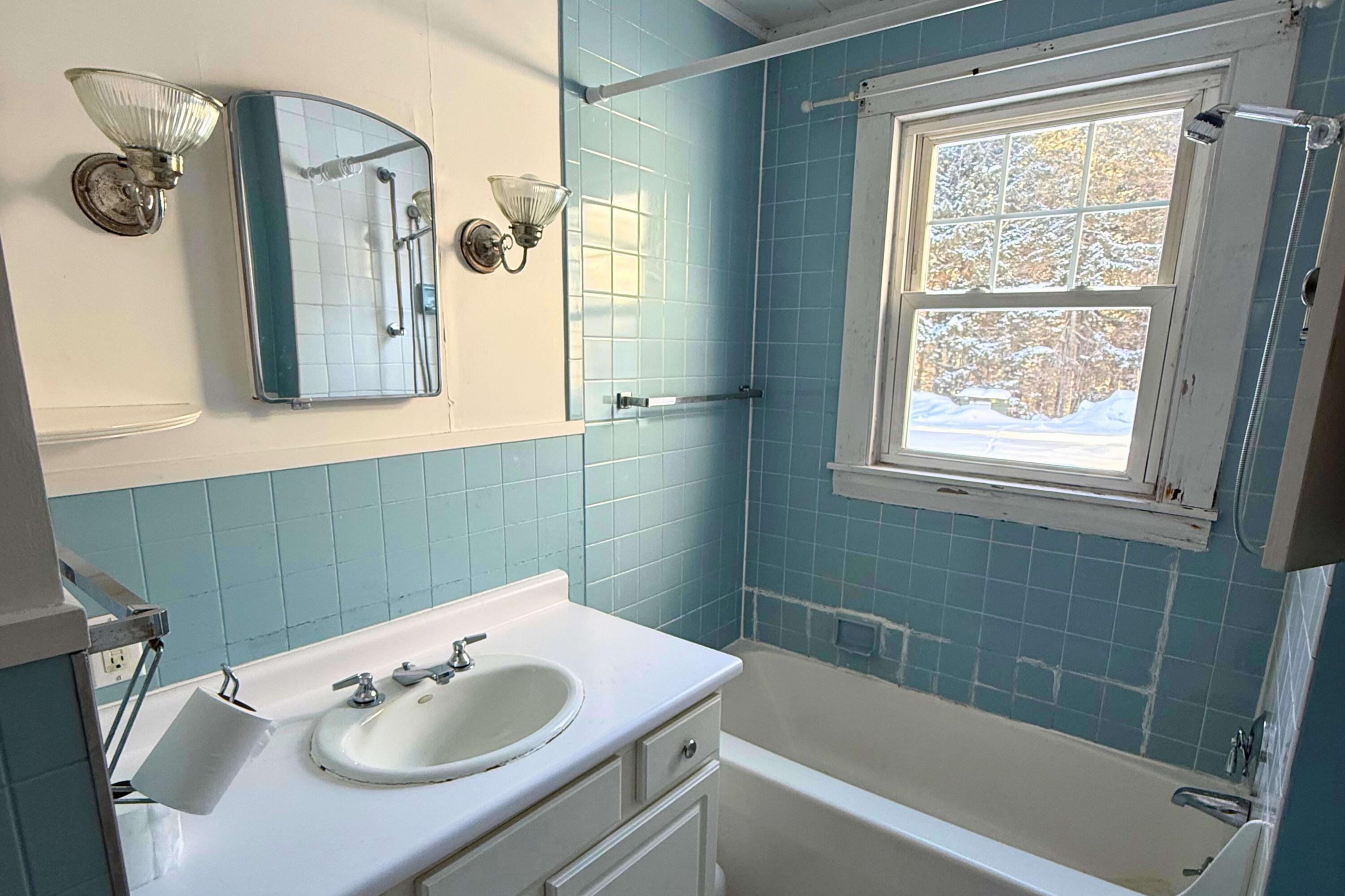 21 Tennis Club Road Northeast Harbor, ME 04662 - Photo 13 of 22 Bathroom