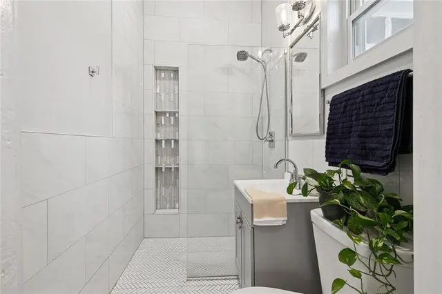 $2,100 | 2415 Amelia Street, New Orleans, LA 70115