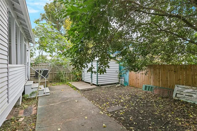 $2,100 | 2415 Amelia Street, New Orleans, LA 70115