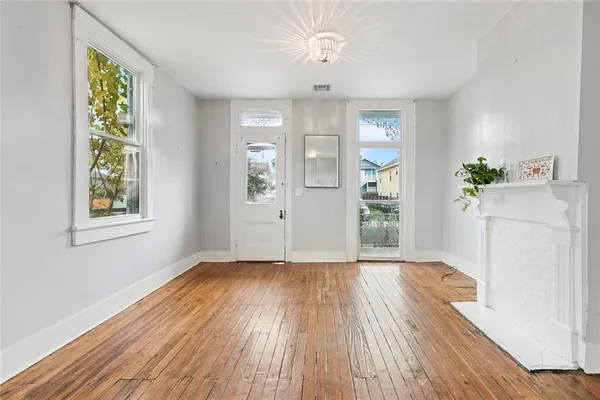 $2,100 | 2415 Amelia Street, New Orleans, LA 70115