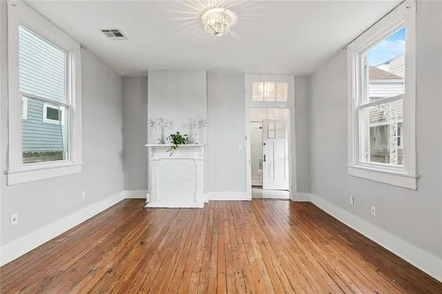 $2,100 | 2415 Amelia Street, New Orleans, LA 70115