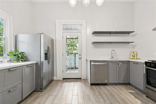 $2,100 | 2415 Amelia Street, New Orleans, LA 70115