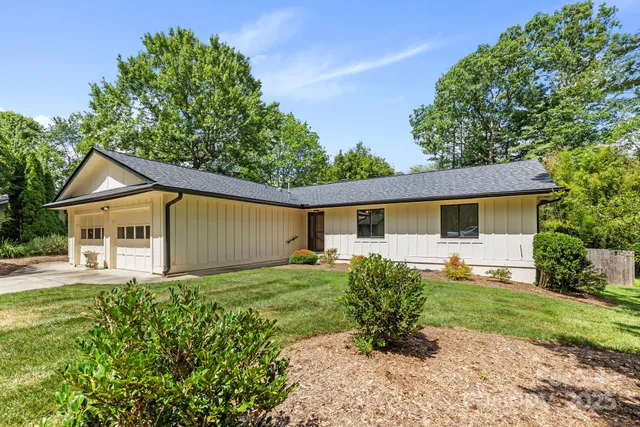 $445,000 | 19 Golden Oaks Lane, Fletcher, NC 28732