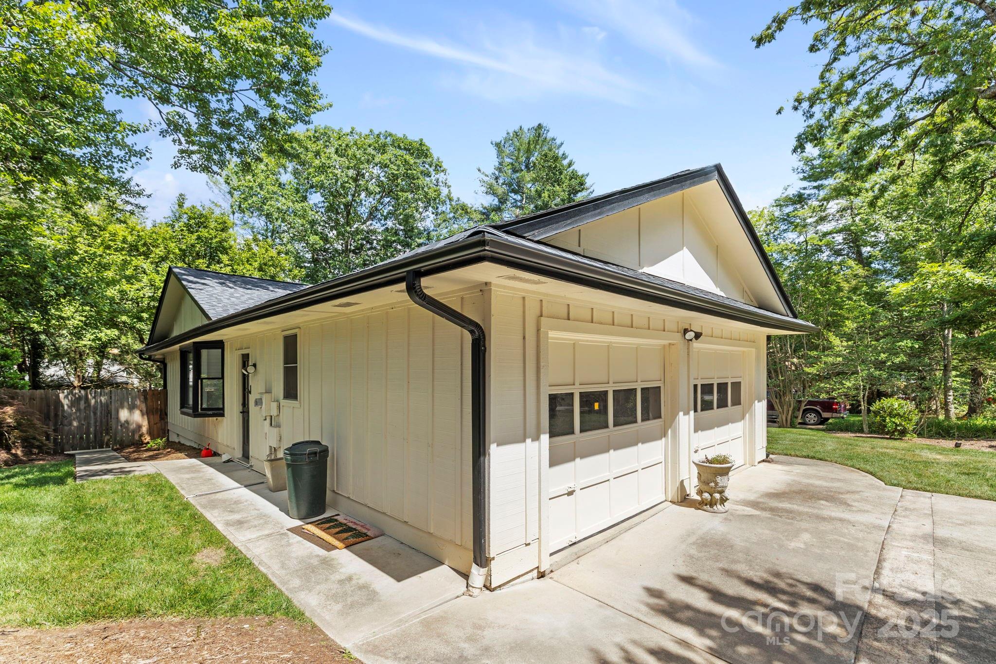 19 Golden Oaks Lane Fletcher, NC 28732 - Photo 31 of 33
