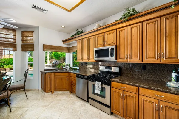 $799,000 | 370 Links Drive, Palm Desert, CA 92211