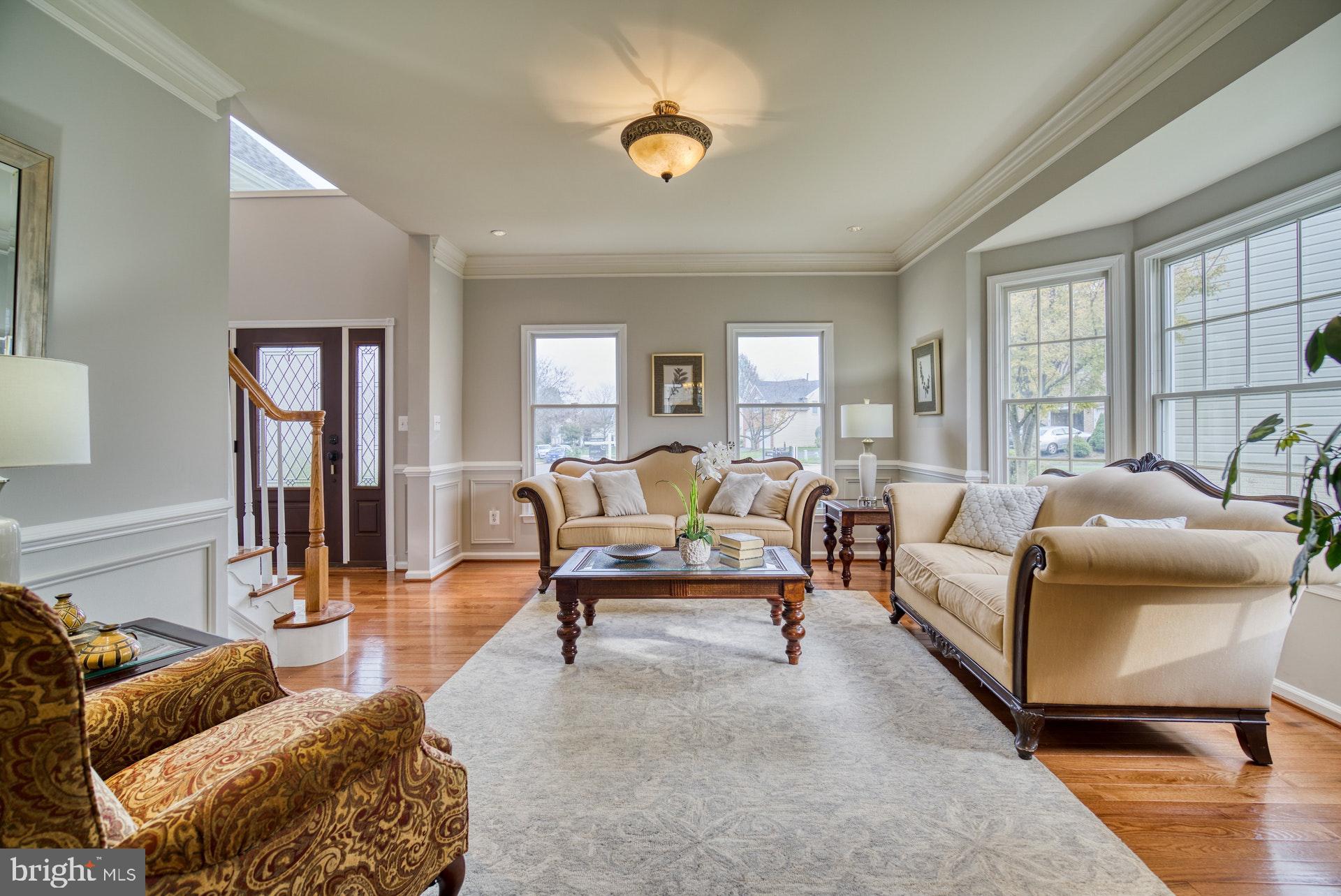 10868 Grovehampton Court Reston, VA 20194 - Photo 12 of 48 Living Room