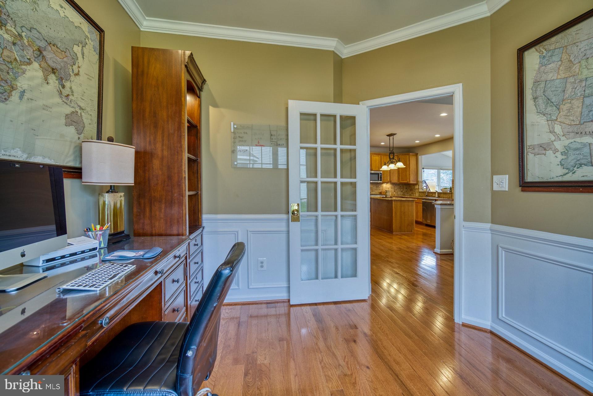 10868 Grovehampton Court Reston, VA 20194 - Photo 16 of 48 Main Level Study