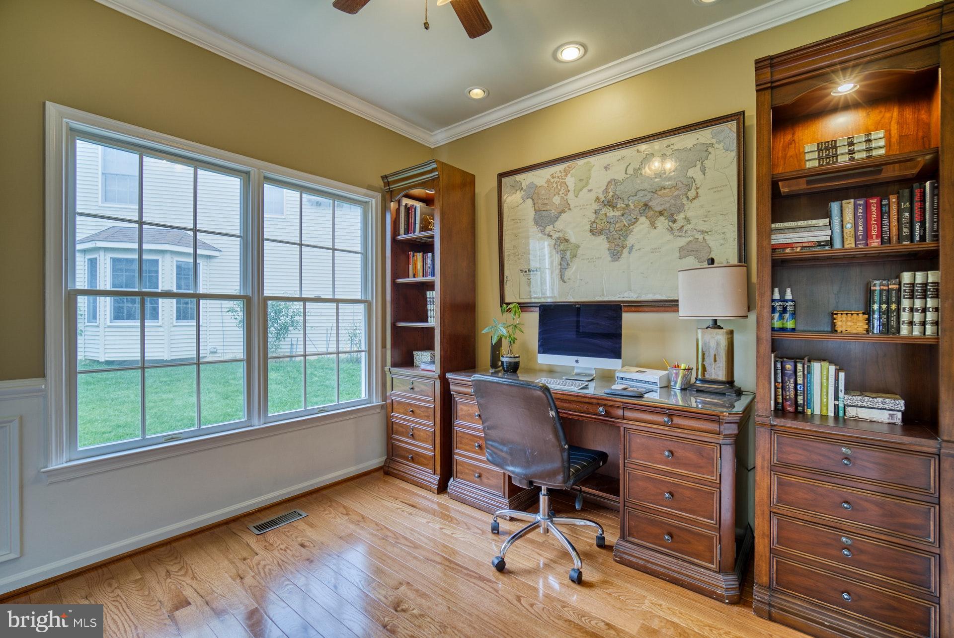 10868 Grovehampton Court Reston, VA 20194 - Photo 17 of 48 Main Level Study
