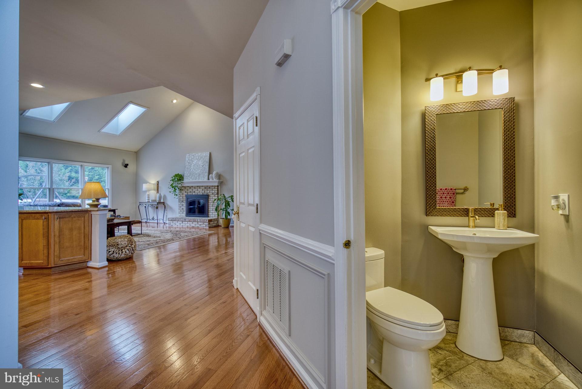 10868 Grovehampton Court Reston, VA 20194 - Photo 18 of 48 Power Room