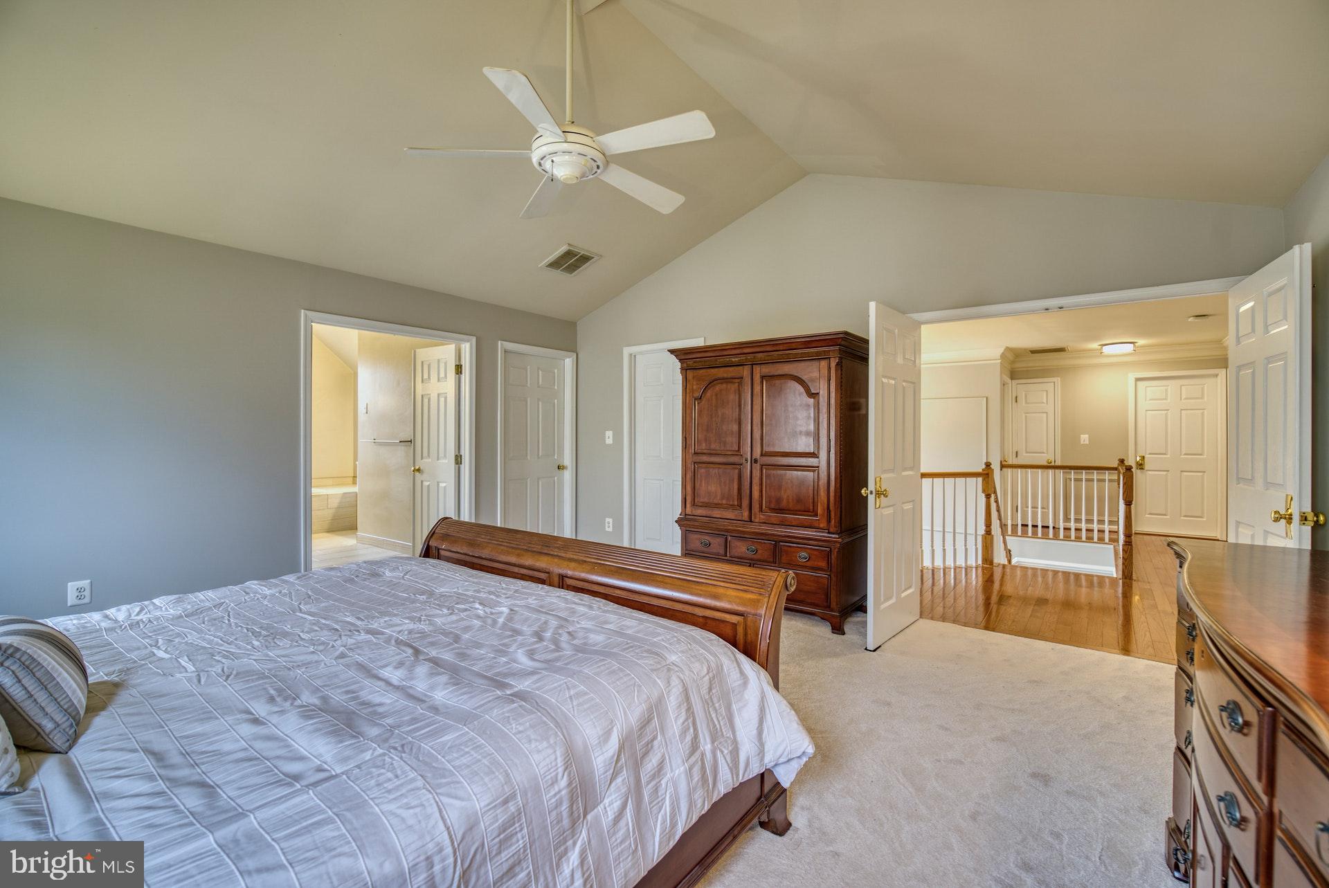 10868 Grovehampton Court Reston, VA 20194 - Photo 24 of 48 Primary Bedroom