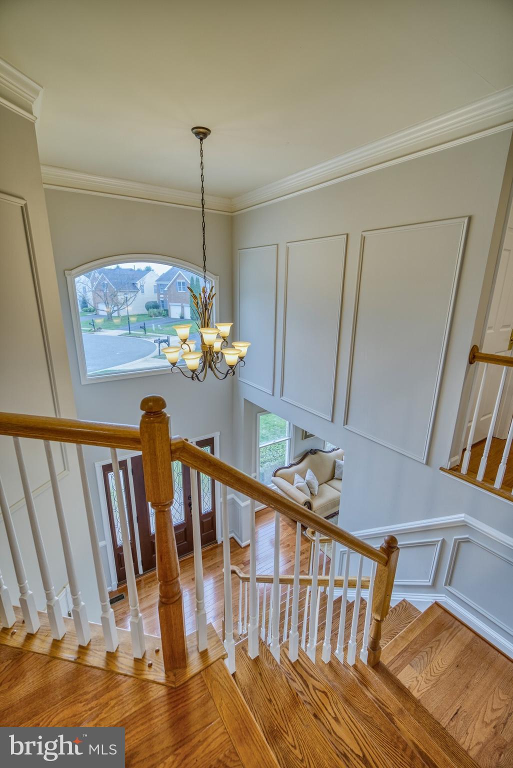 10868 Grovehampton Court Reston, VA 20194 - Photo 29 of 48 Foyer View