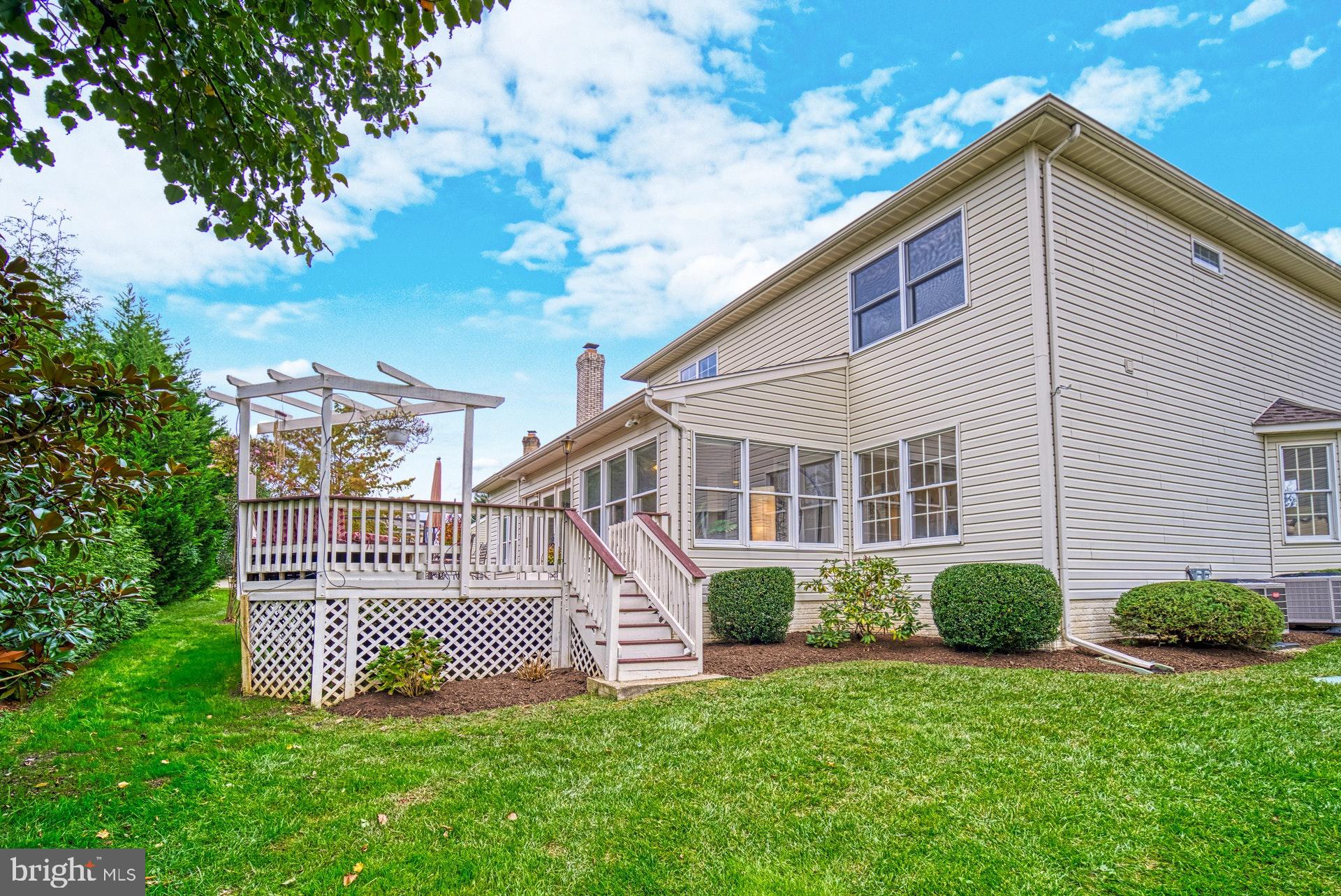 10868 Grovehampton Court Reston, VA 20194 - Photo 37 of 48 Rear View