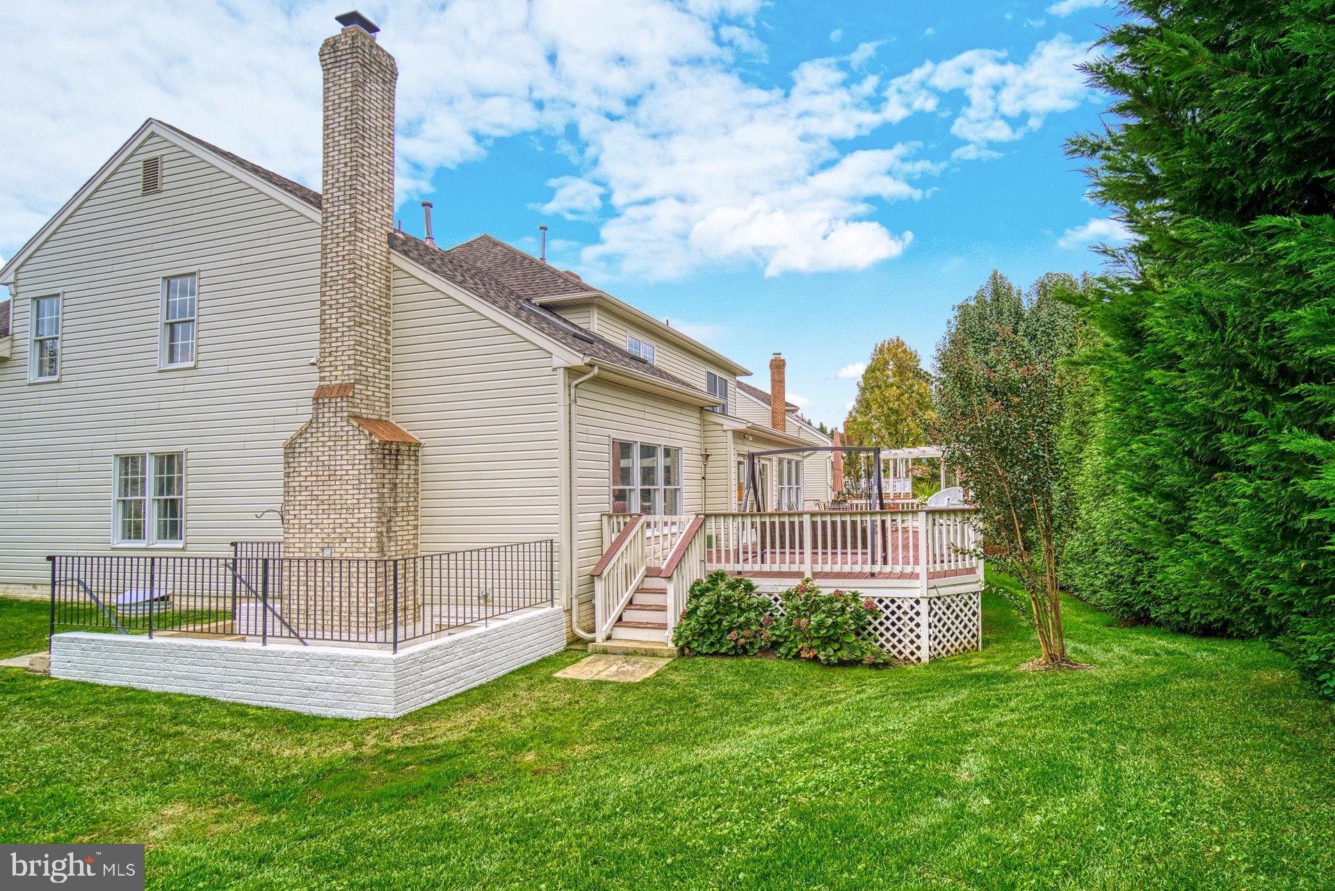 10868 Grovehampton Court Reston, VA 20194 - Photo 38 of 48 Rear View