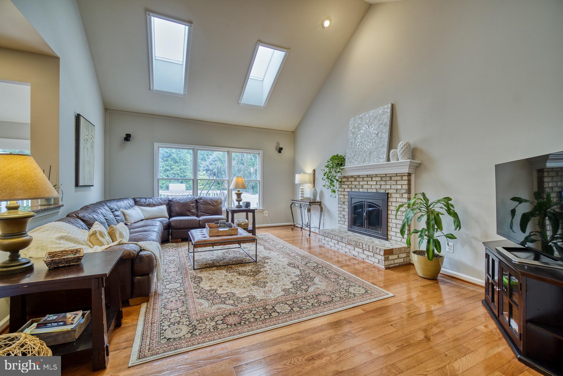 10868 Grovehampton Court Reston, VA 20194 - Photo 8 of 48 Family Room