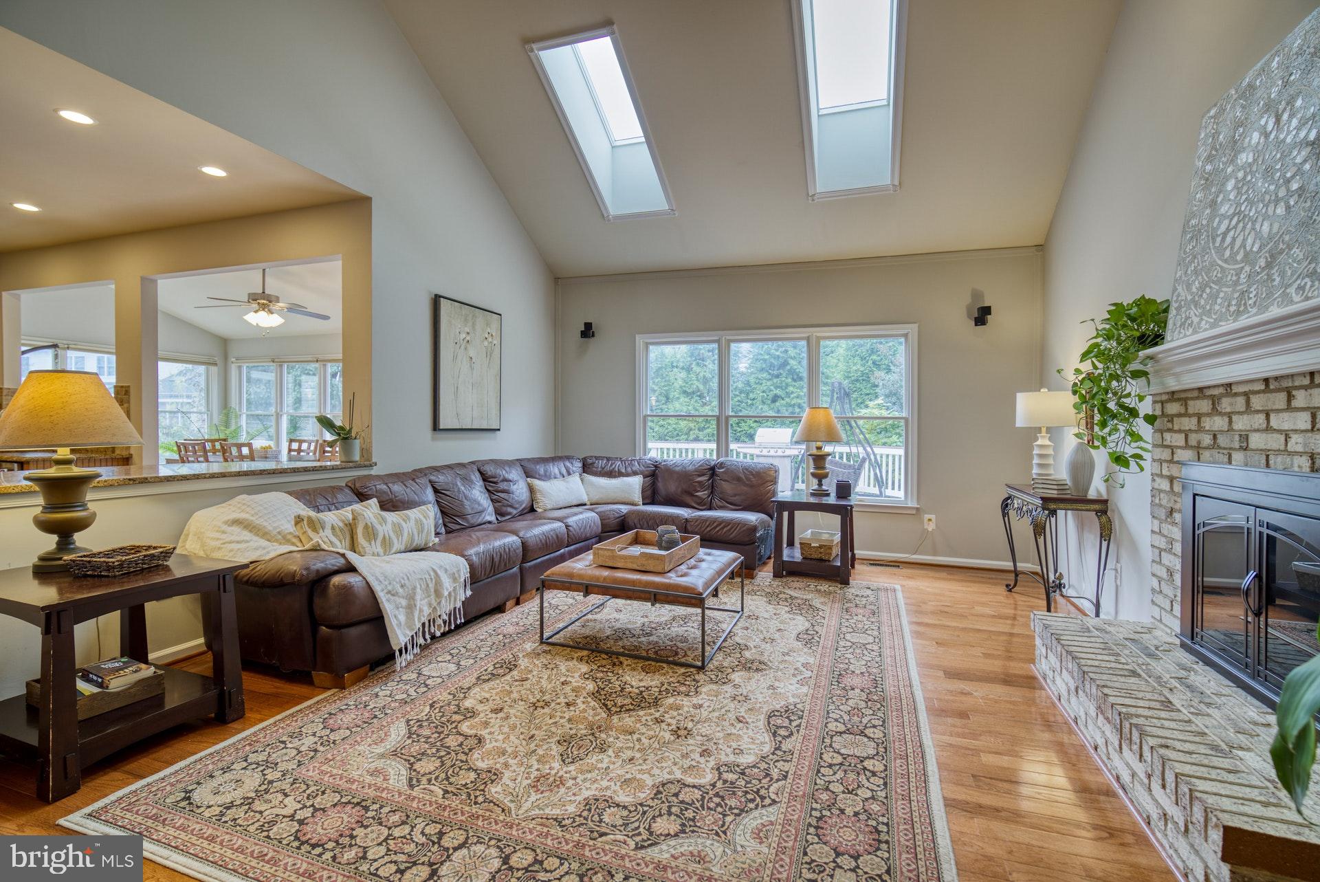 10868 Grovehampton Court Reston, VA 20194 - Photo 9 of 48 Family Room