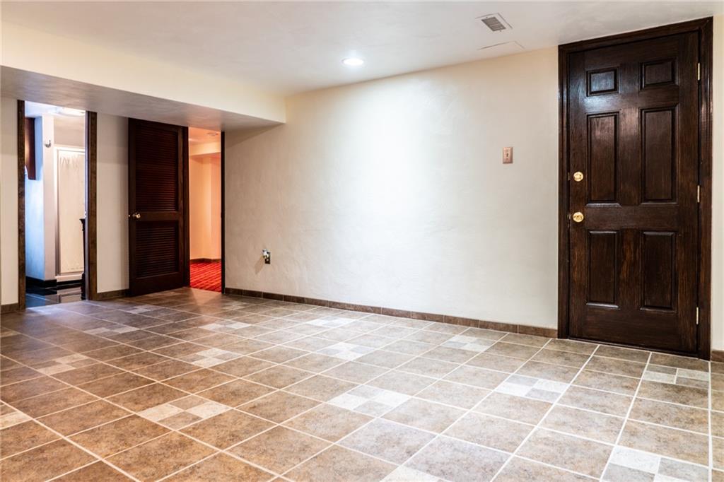 26 Bellview Drive McKees Rocks, PA 15136 - Photo 17 of 25 Gallery Image 17