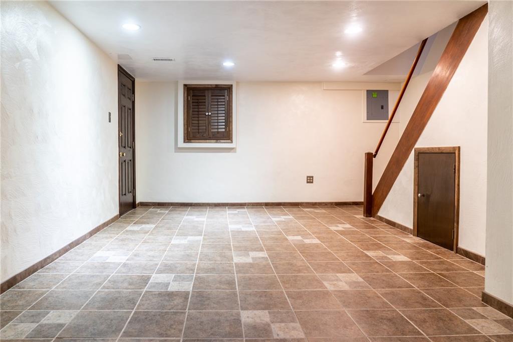 26 Bellview Drive McKees Rocks, PA 15136 - Photo 18 of 25 Gallery Image 18