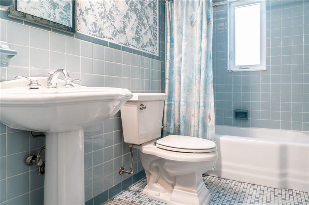 26 Bellview Drive McKees Rocks, PA 15136 - Photo 10 of 25 Gallery Image 10