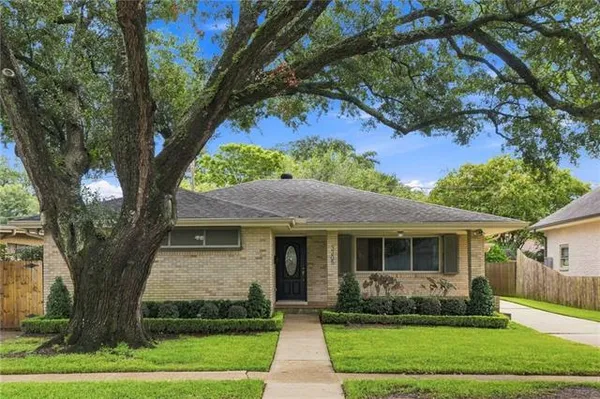 $440,000 | 3205 North Labarre Road, Metairie, LA 70002