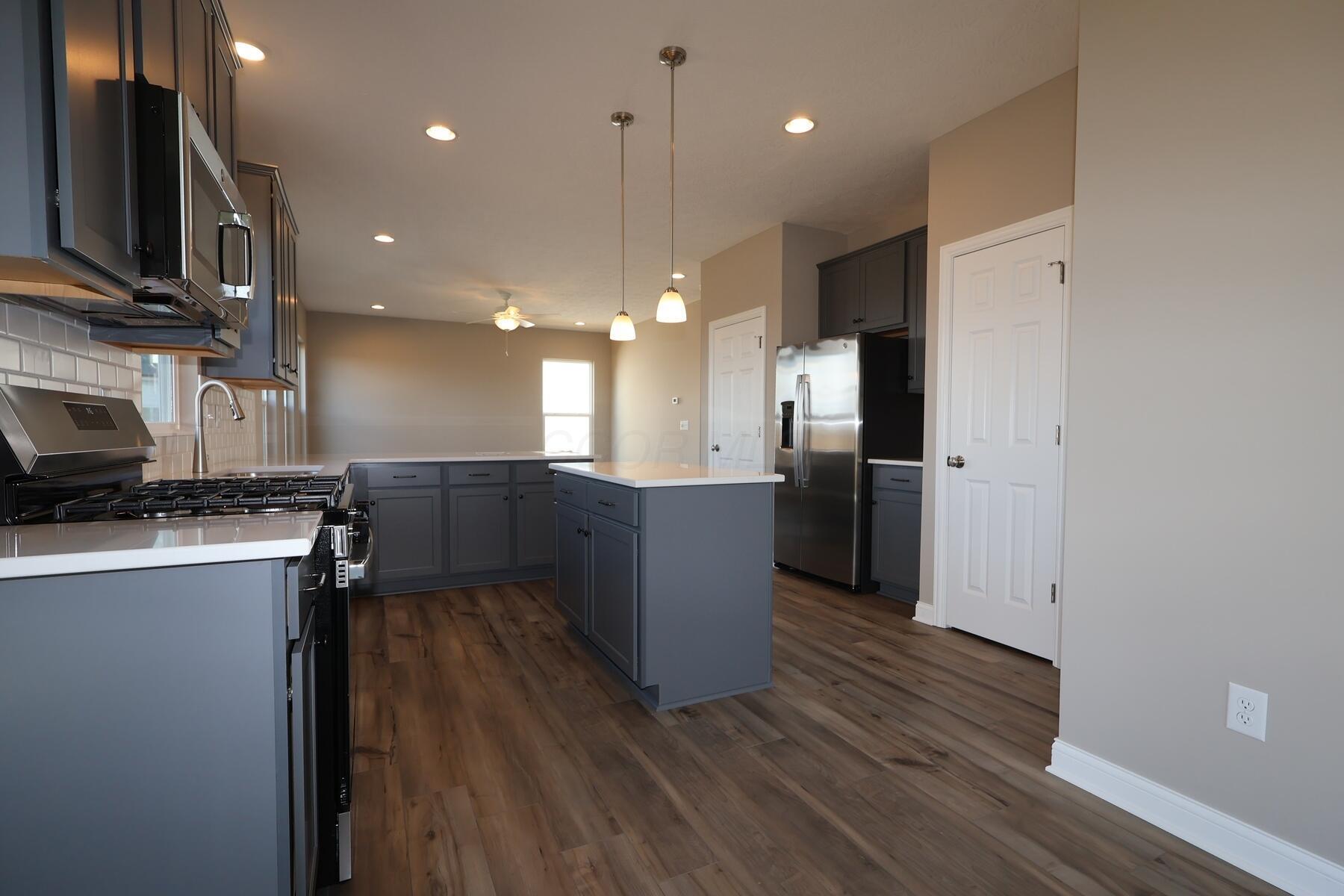 338 Cherry Hills Road Commercial Point, OH 43116 - Photo 6 of 27 Kitchen