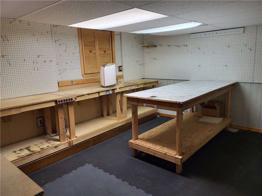 160 Amherst Road Warwick, RI 02889 - Photo 28 of 30 Lower level work shop