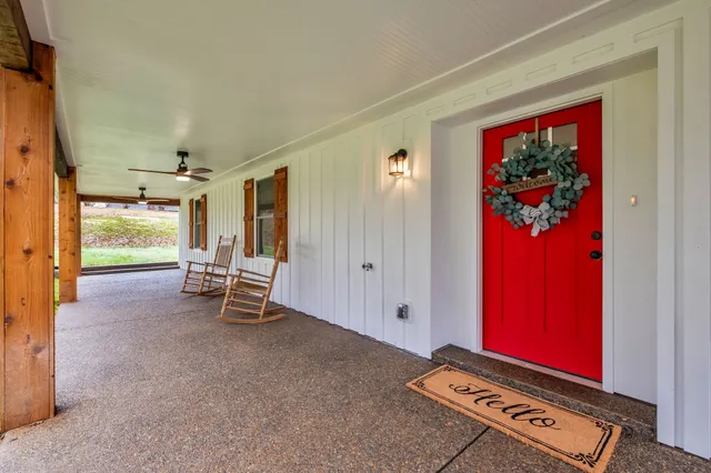 $775,000 | 372 Lee Road, Cottontown, TN 37048