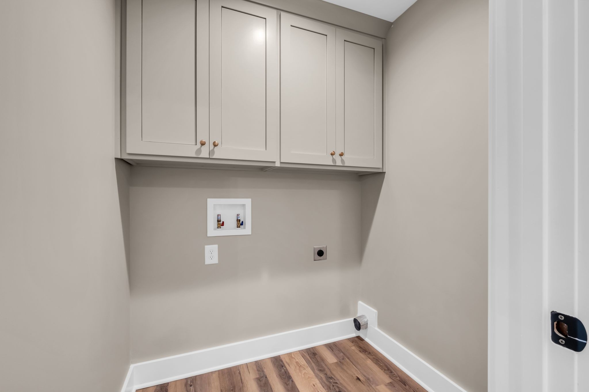 372 Lee Road Cottontown, TN 37048 - Photo 22 of 52 a view of walk in closet