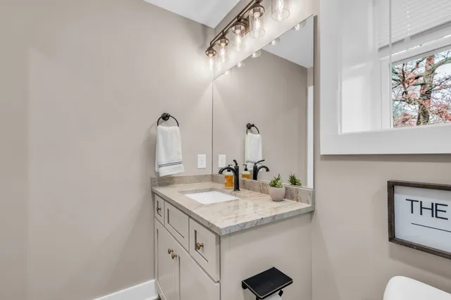 $775,000 | 372 Lee Road, Cottontown, TN 37048