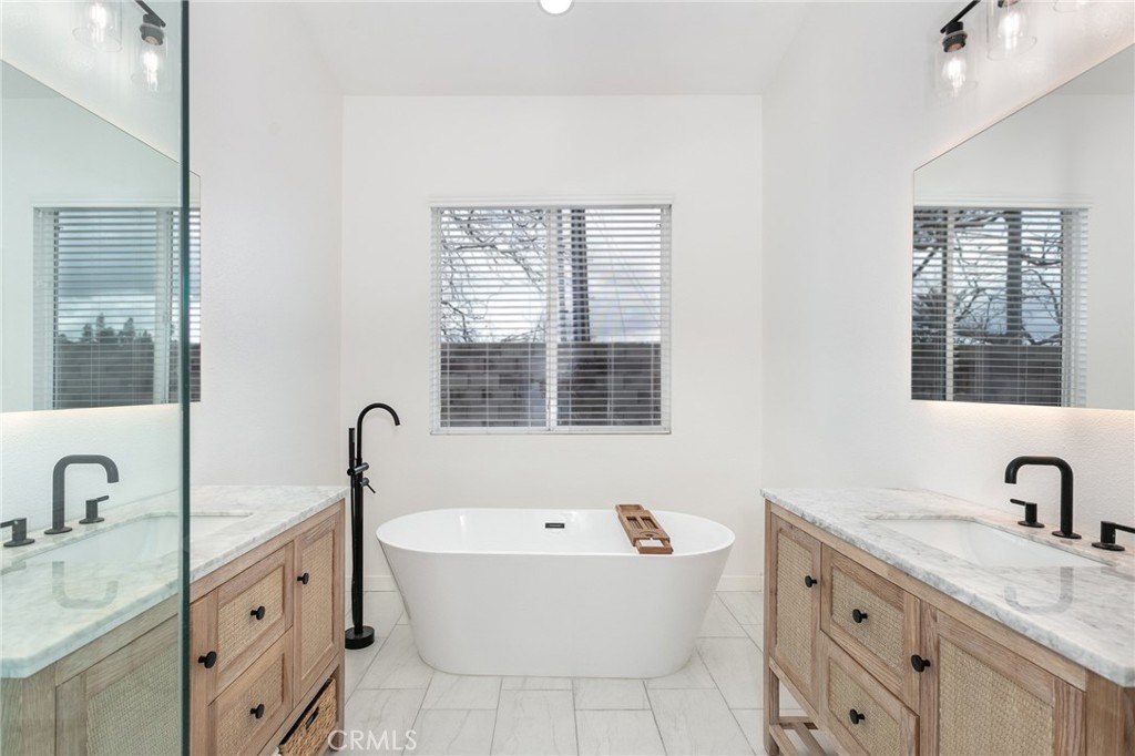 1192 Acapulco Avenue Simi Valley, CA 93065 - Photo 16 of 21