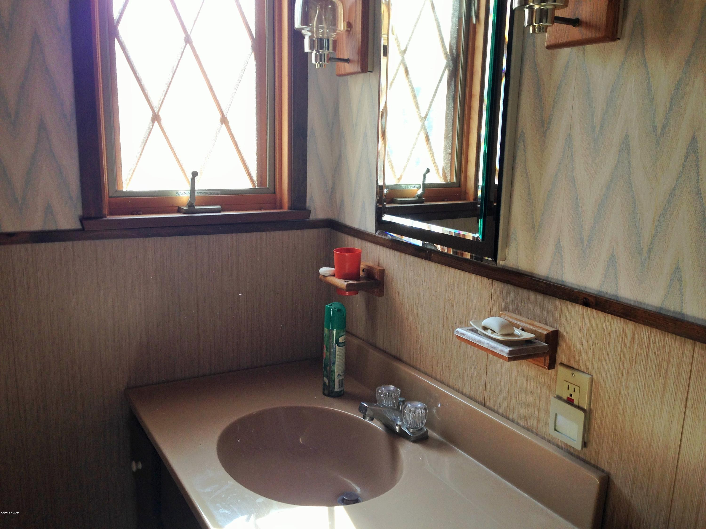 241 Fox Road Dingmans Ferry, PA 18328 - Photo 21 of 47