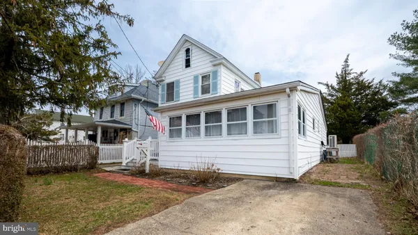 $315,000 | 233 South Green Street, Tuckerton, NJ 08087