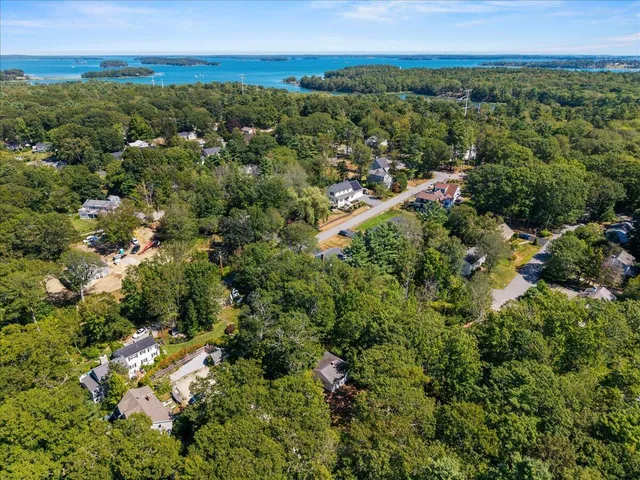 $325,000 | 51 Oakland Avenue, Yarmouth, ME 04096