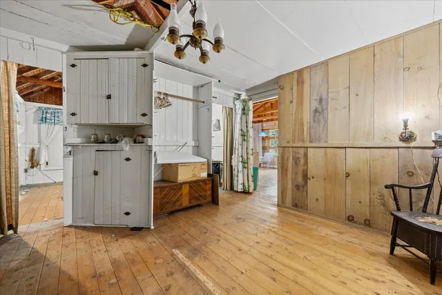 $325,000 | 51 Oakland Avenue, Yarmouth, ME 04096