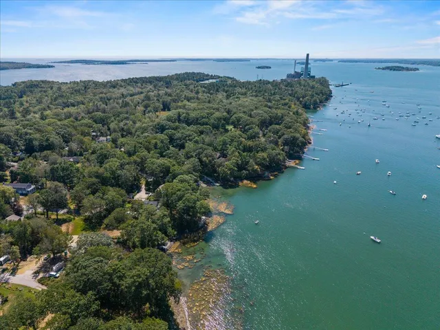 $325,000 | 51 Oakland Avenue, Yarmouth, ME 04096