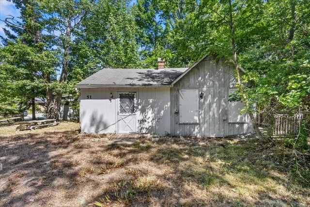 $325,000 | 51 Oakland Avenue, Yarmouth, ME 04096