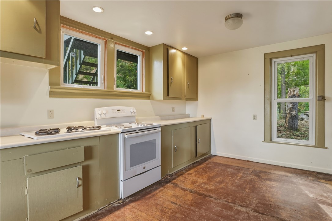 5 Powderhouse Road Corning, NY 14830 - Photo 7 of 47 Original wood flooring and traditional cabinetry f