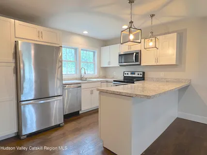 $775,000 | 230 New York 32 Street North, New Paltz, NY 12561