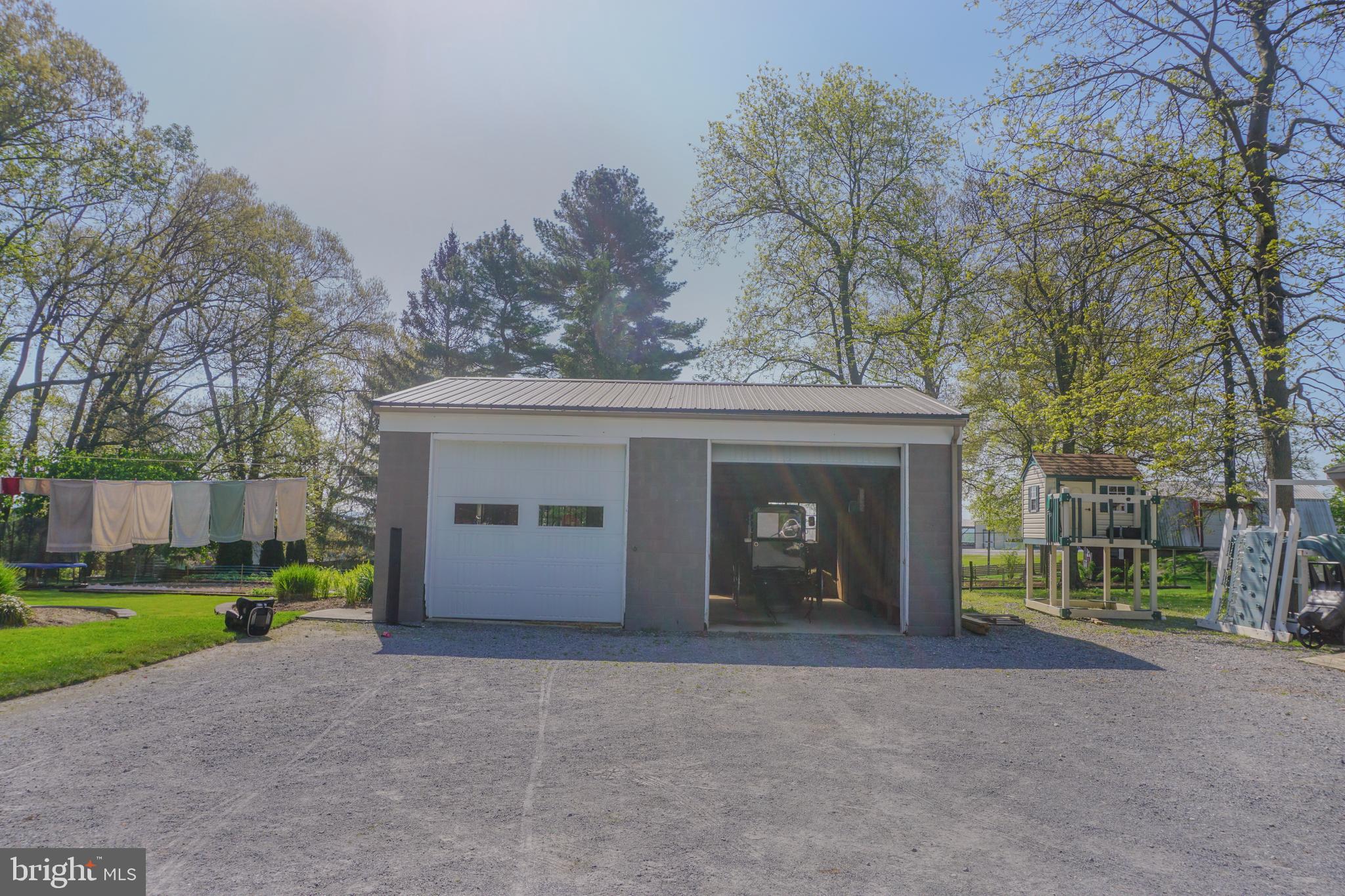 303 South Kinzer Road Paradise, PA 17562 - Photo 4 of 94