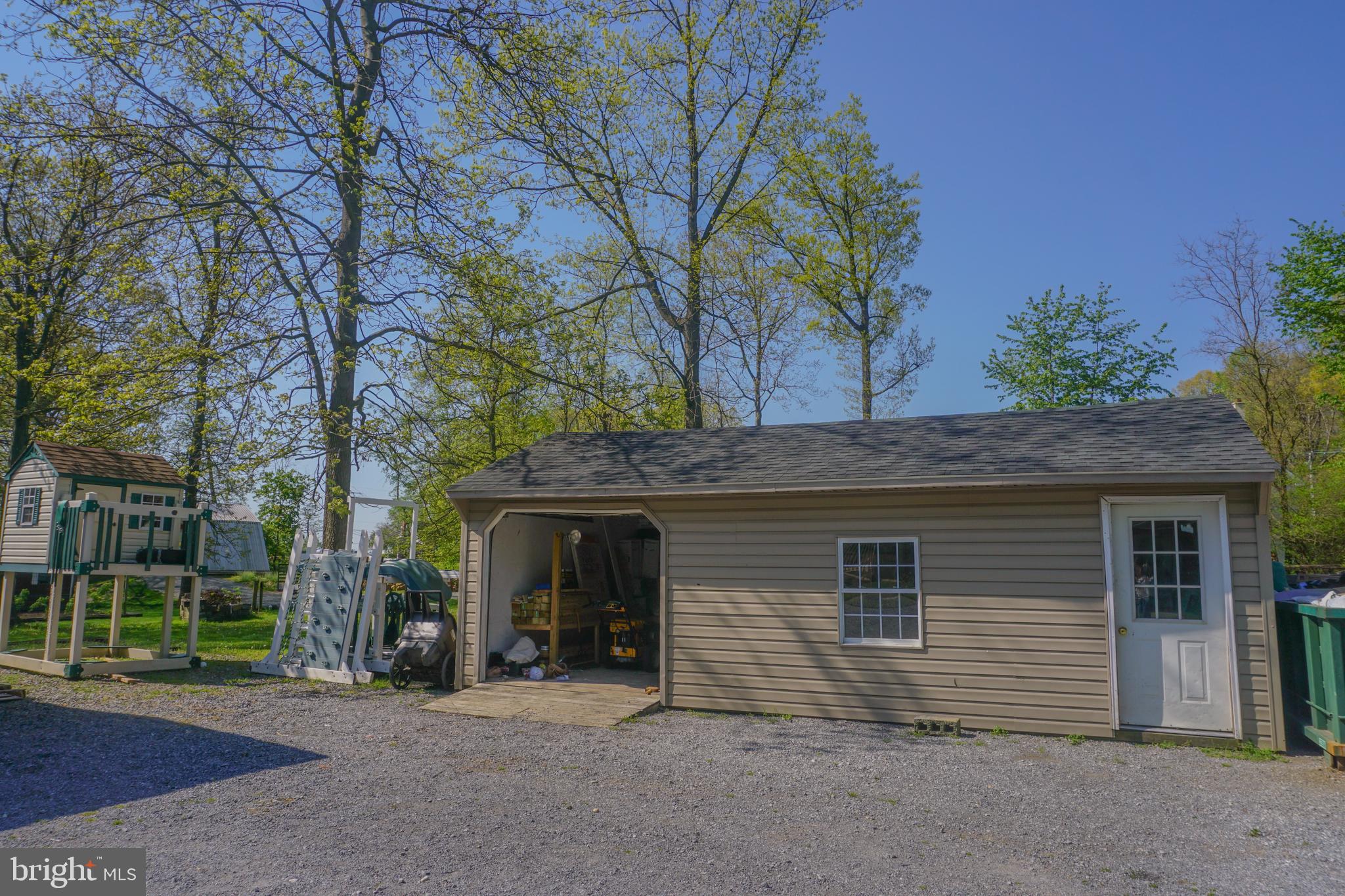 303 South Kinzer Road Paradise, PA 17562 - Photo 5 of 94