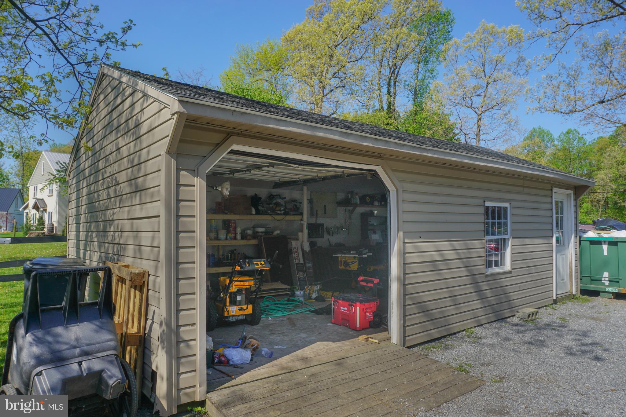 303 South Kinzer Road Paradise, PA 17562 - Photo 6 of 94