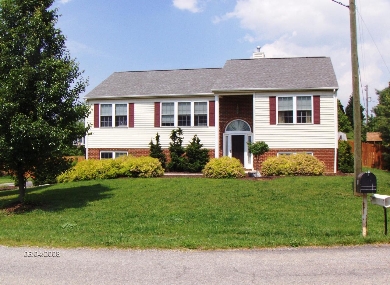 590 Tower Road Southeast Christiansburg, VA 24073 - Photo 1 of 1 Main